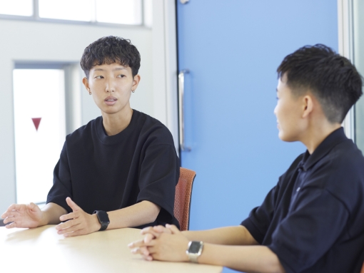 「誰ひとり個性を否定しない」温かでフラットな環境に大きく支えられた